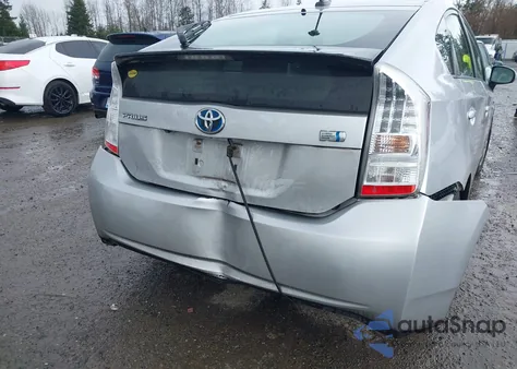 2010 Toyota Prius Iii z USA, uszkodzony, nr VIN JTDKN3DU6A0137714